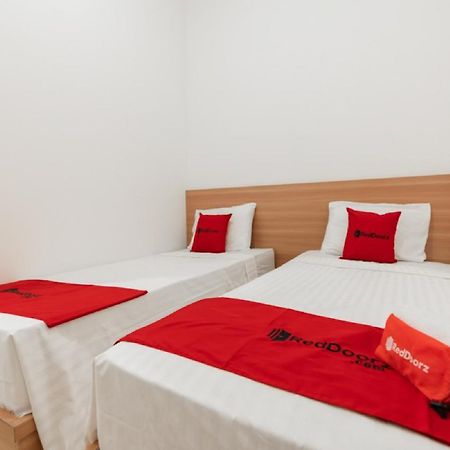 Reddoorz @ Graha Cemerlang Maros Kallikalli Exterior foto