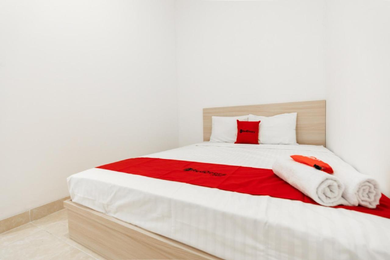 Reddoorz @ Graha Cemerlang Maros Kallikalli Exterior foto