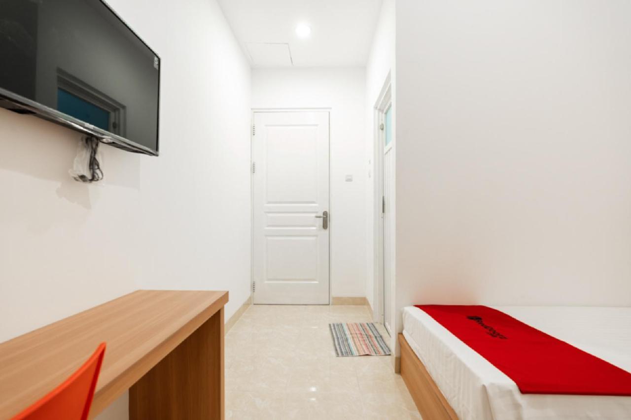 Reddoorz @ Graha Cemerlang Maros Kallikalli Exterior foto