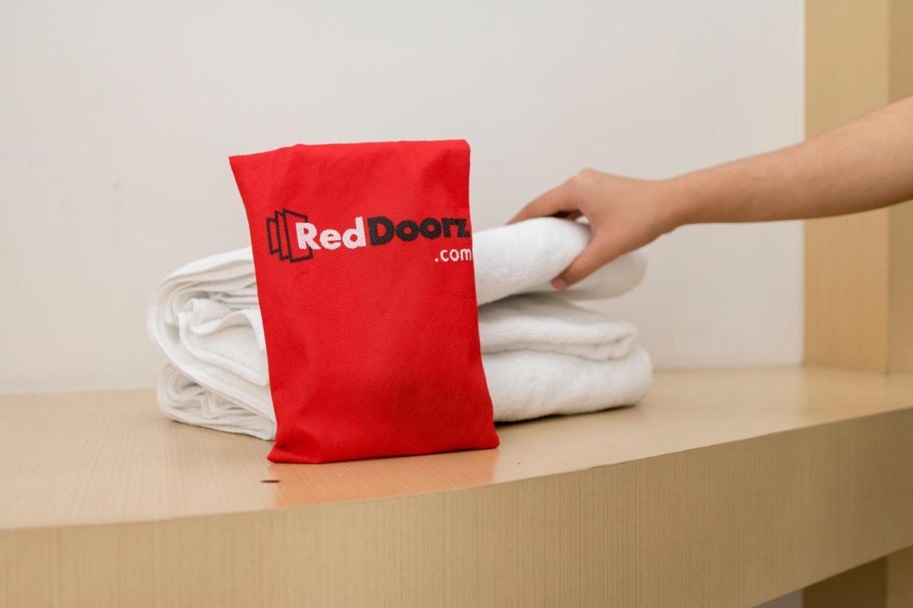 Reddoorz @ Graha Cemerlang Maros Kallikalli Exterior foto